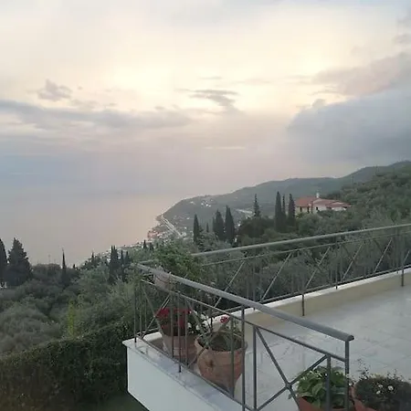 White Hill Platanos * Akrata