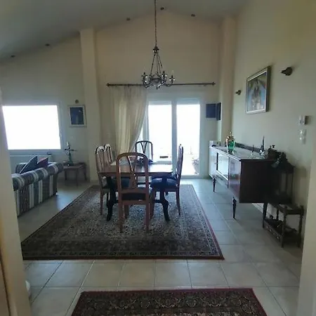 White Hill Platanos Vakantiehuis *