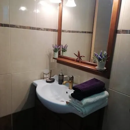 White Hill Platanos Akráta